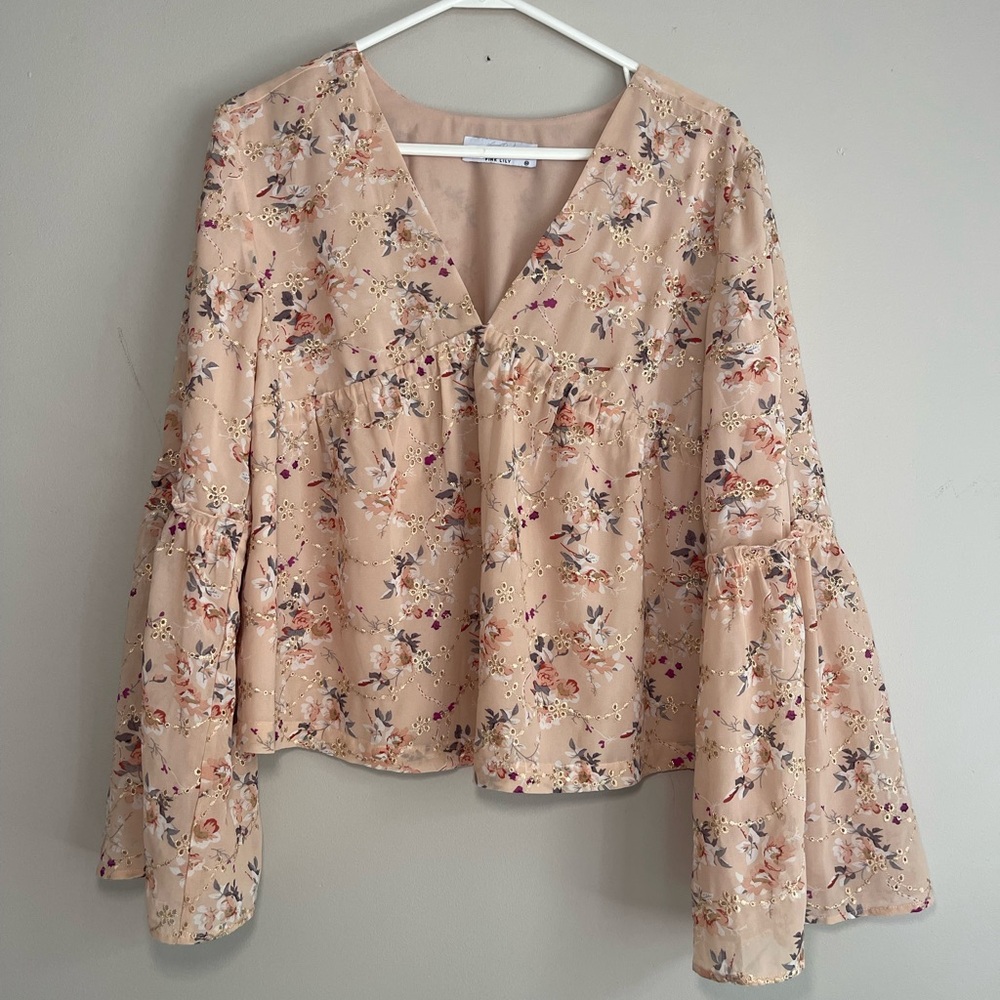 Beautiful pink long sleeve boho style top!